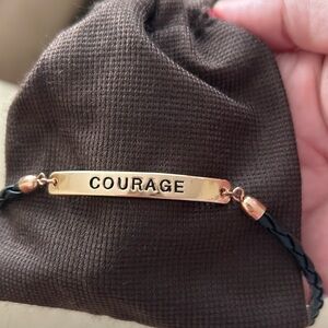 Courage bracelet in rose gold
